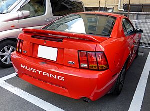 Archivo:Ford MUSTANG GT Coupé (SN95) rear