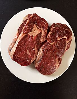 Grillfleisch Rindersteak Ribeye (26152657274).jpg