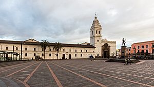 Archivo:Iglesia de Santo Domingo, Quito, Ecuador, 2015-07-22, DD 193