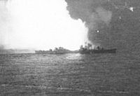 Archivo:Japanese destroyer Akizuki blows up