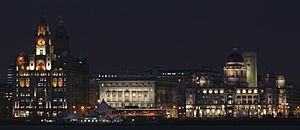 Archivo:Liverpool Pier Head by night