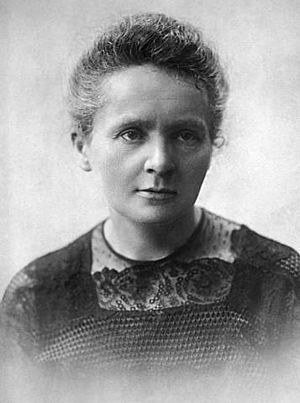 Archivo:M. Curie 1922