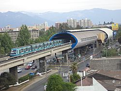 Archivo:Metro San Joaquín