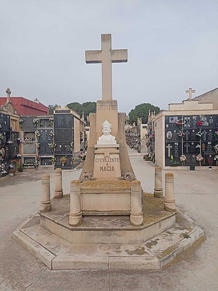 MonumentoAmigosMaciá en Crevillente