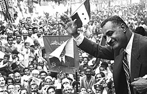Archivo:Nasser in Mansoura, 1960