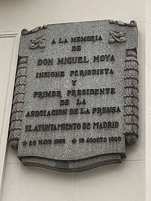 Archivo:Placa honorífica de Miguel Moya