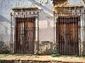 Portones antiguos en la aduana