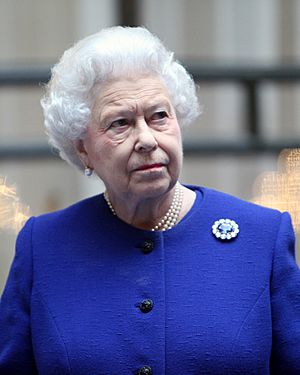 Archivo:QEII at the FCO in London, 18 December 2012 (cropped)