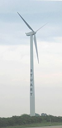 Archivo:Stuart Iowa wind turbine