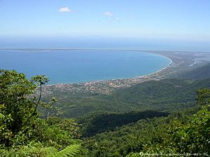Archivo:Trujillo bay, view from the mountain, 2006 - panoramio