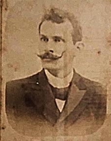 Archivo:Uribe en 1900 (Cropped)