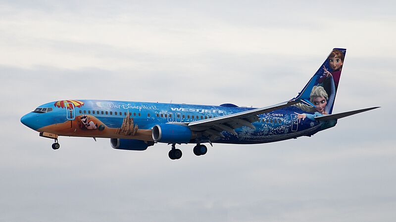 WestJet Boeing 737-800 C-GWSV (24617098492)