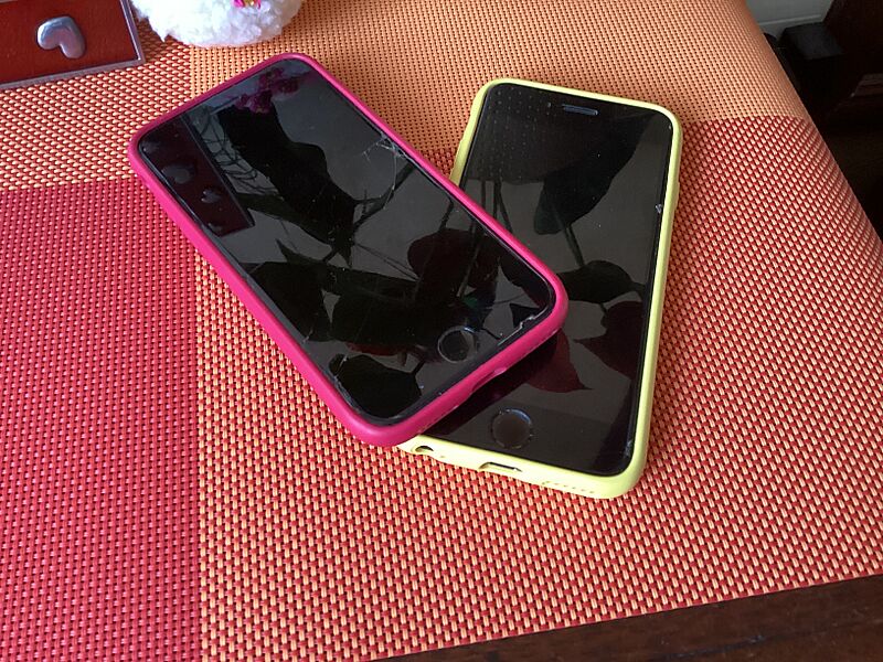 6Y8iPhon