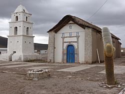 Antigua iglesia de Cariquima, Región de Tarapacá, Chile.jpg