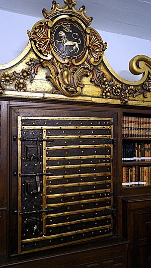 Archivo:Arca de tres llaves (Archivo Municipal de Pamplona)