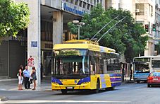 Archivo:Athens Neoplan N6216 trolleybus 8073