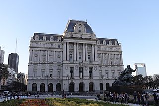 Buenos Aires Centrum Kirchner.jpg