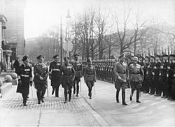 Archivo:Bundesarchiv Bild 183-1988-0106-501, von Blomberg. 40-jähriges Militärjubiläum