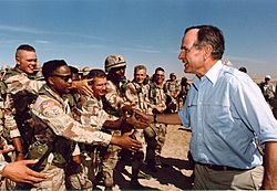 Archivo:Bush troops