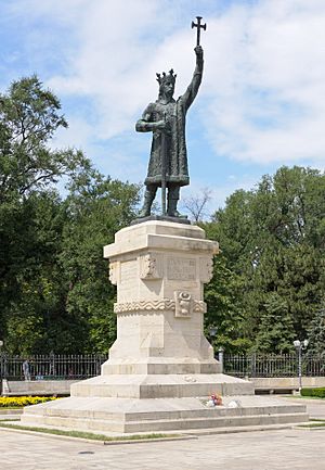 Archivo:Chisinau Stefan cel Mare monument