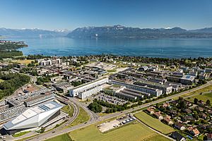 Archivo:EPFL campus 2017