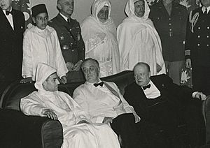 Archivo:Editing File-Franklin D. Roosevelt, Winston Churchill, Mohammed V and Hassan II at the Casablanca Conference