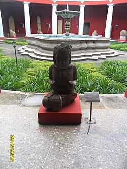 Archivo:Escultura antropomorfa El Obrero Escuintla, Museo Nacional de Arqueologia y Etnologia de Guatemala