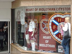 Archivo:Heart of Midlothian Football Club store window - geograph.org.uk - 535953