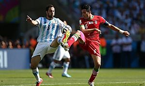 Archivo:Iran vs. Argentina match, 2014 FIFA World Cup 13