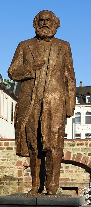 Archivo:Karl-Marx-Statue in Trier