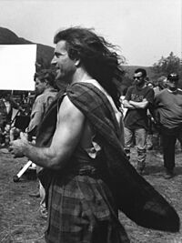 Mel Gibson on the set of Braveheart, 1995.jpg