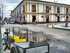Archivo:Plaza Principal - El Cerrito Valle del Cauca
