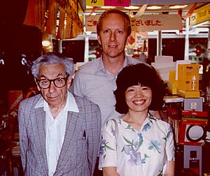 Archivo:Ronald graham couple with erdos 1986