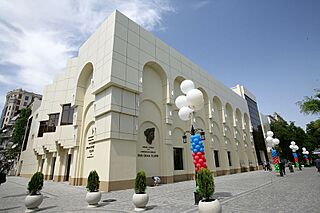 Rus-Dram-Teatri-1.jpg