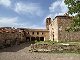 Santuario de la Virgen del Campo (Camarillas) 03.jpg