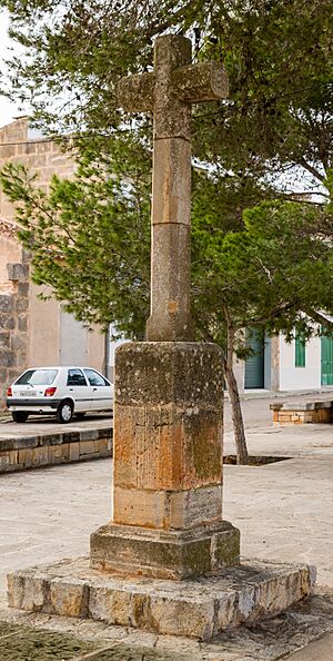 Archivo:Ses Salines Plaça ses Creus 001 2016 12 04