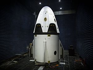 Archivo:SpaceX Dragon v2 Pad Abort Vehicle (16661791299)