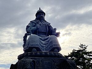 Archivo:Statue of Altan Khan, Dazhao Temple 20230730