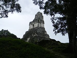 Archivo:Tikal, Guatemala Laslovarga31