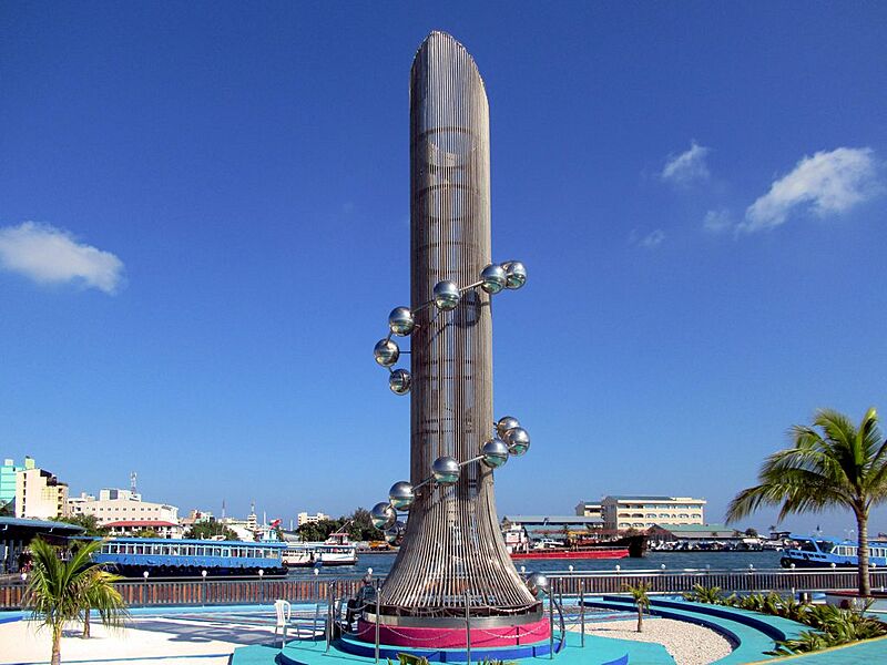 Tsunami Monument (32177338373)