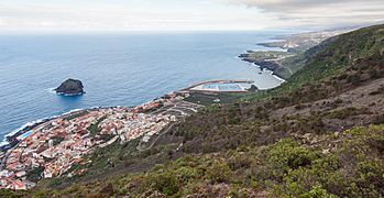 Vista de Garachico, Tenerife, España, 2012-12-13, DD 08