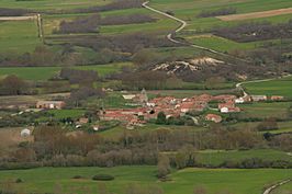 Vista de Villamoñico, Palencia (29 de abril de 2018, mirador de Valcabado).jpg