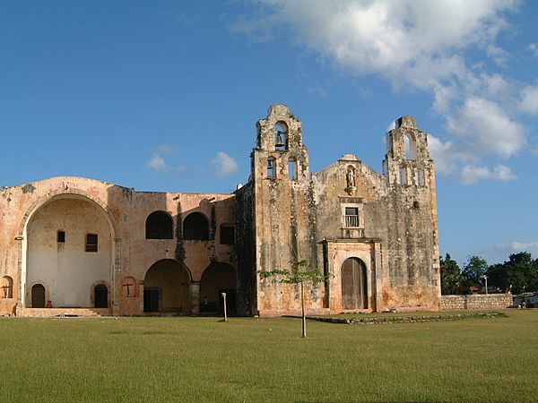 2002.12.30 24 Church Maní Yucatan Mexico