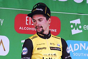 Archivo:2018 Tour of Britain stage 8 - race third place Primoz Roglic