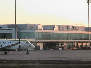 Archivo:Aeropuerto de Valladolid 2006