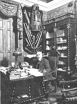 Archivo:Antonio Maura en su despacho, de Franzen