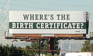 Archivo:Billboard Challenging the validity of Barack Obama's Birth Certificate