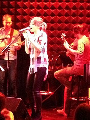Archivo:Cristin Milioti JC