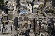 Archivo:Downtown Port au Prince after earthquake