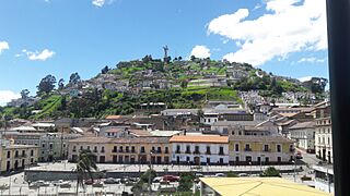 Archivo:Fotografia Panecillo